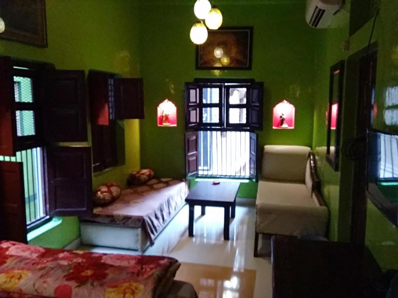 Shiva Guest House Varanasi Bagian luar foto
