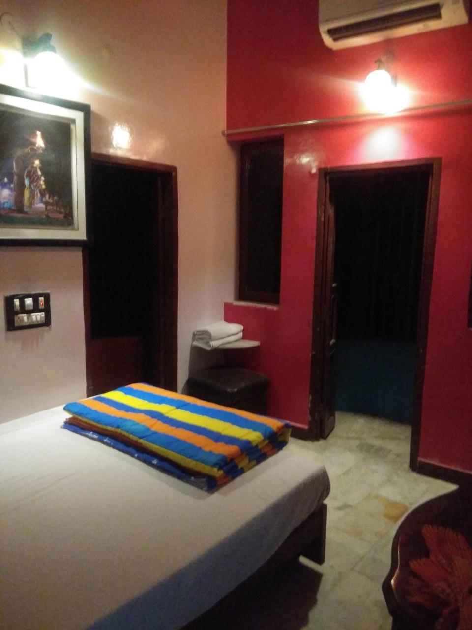 Shiva Guest House Varanasi Bagian luar foto